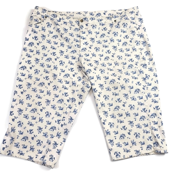 Woman Within China White & Blue Floral Natural Fit Denim Capri Jeans 26W - Picture 1 of 4